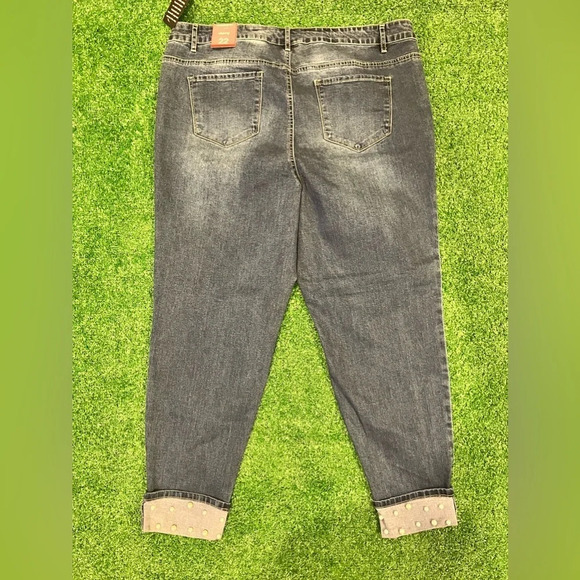 AVENUE DENIM jeans NWT! ⭐️ - Picture 5 of 5